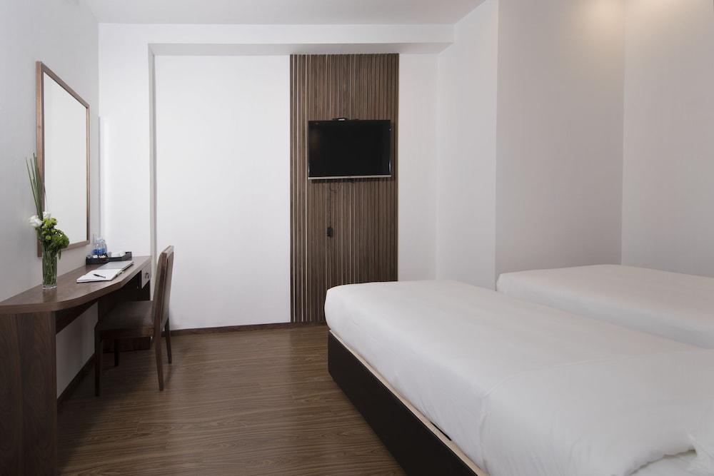 The Blue Hotel Хошимін Екстер'єр фото
